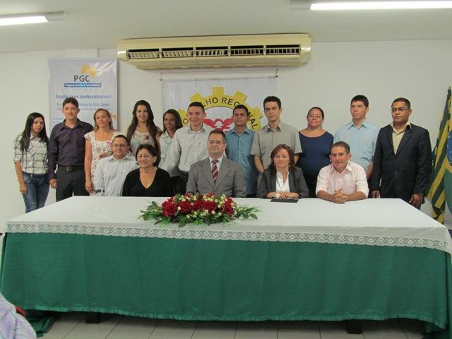 CRC-PI recebe formandos de ciências contábeis do IESM
